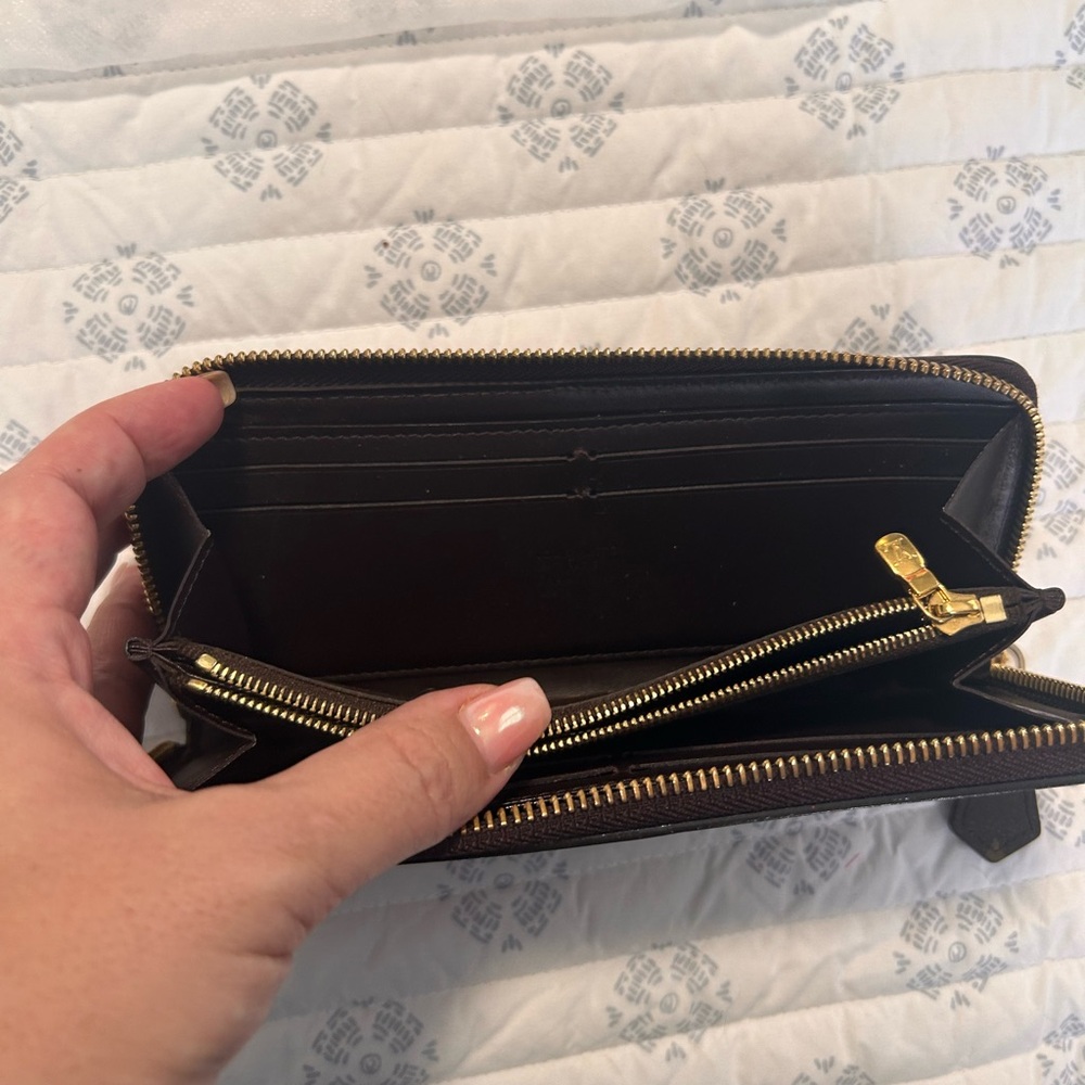 Authentic💄 Louis Vuitton Magenta Miroir Clemence Patent Leather Wallet - Picture 8 of 17